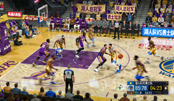 NBA湖人队对阵勇士队比赛直播画面